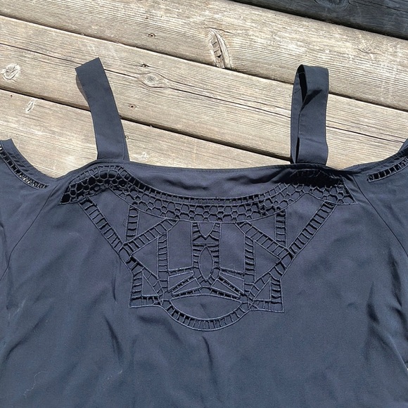 NWT Banana Republic Cold Shoulder Black Blouse - Picture 5 of 5